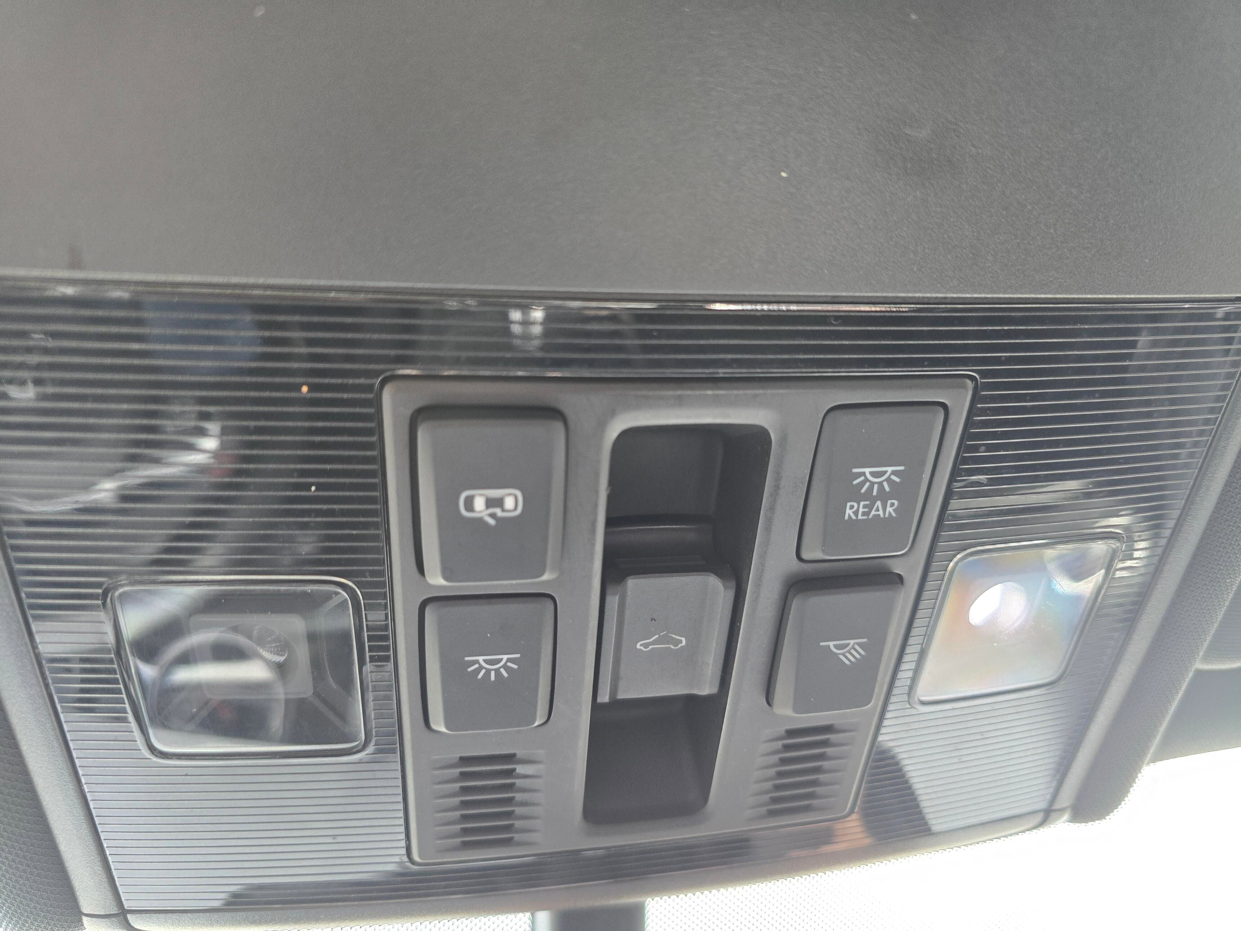 Used 2015 Volkswagen GTI SE FWD image 22