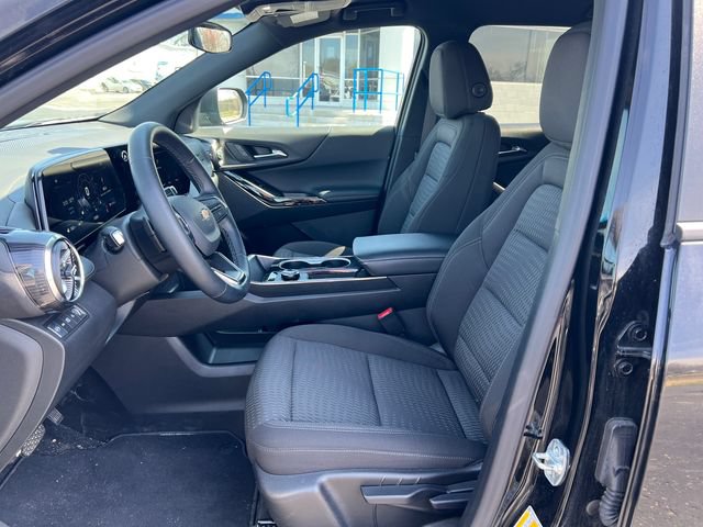 Used 2026 Chevrolet Equinox LT AWD/4WD image 3
