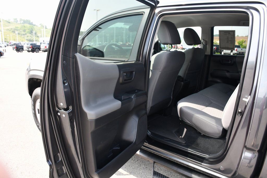 Used 2022 Toyota Tacoma SR image 10
