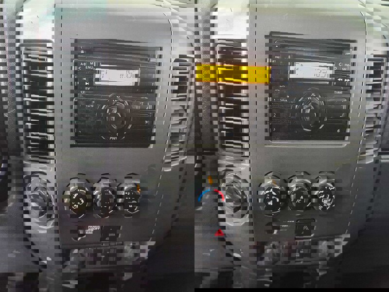 Used 2015 Nissan Titan SV image 20