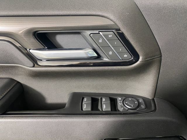 Certified 2025 GMC Sierra 2500 AT4 w/ AT4 Premium Plus Package image 13