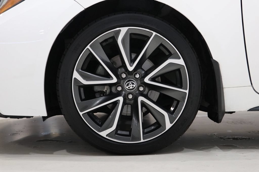 Used 2022 Toyota Corolla SE w/ SE Premium Package FWD image 9