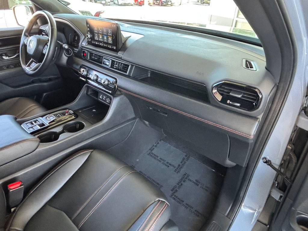 Used 2023 Honda Pilot TrailSport image 23