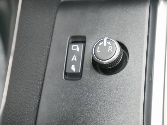 Used 2024 Toyota Highlander Platinum image 30