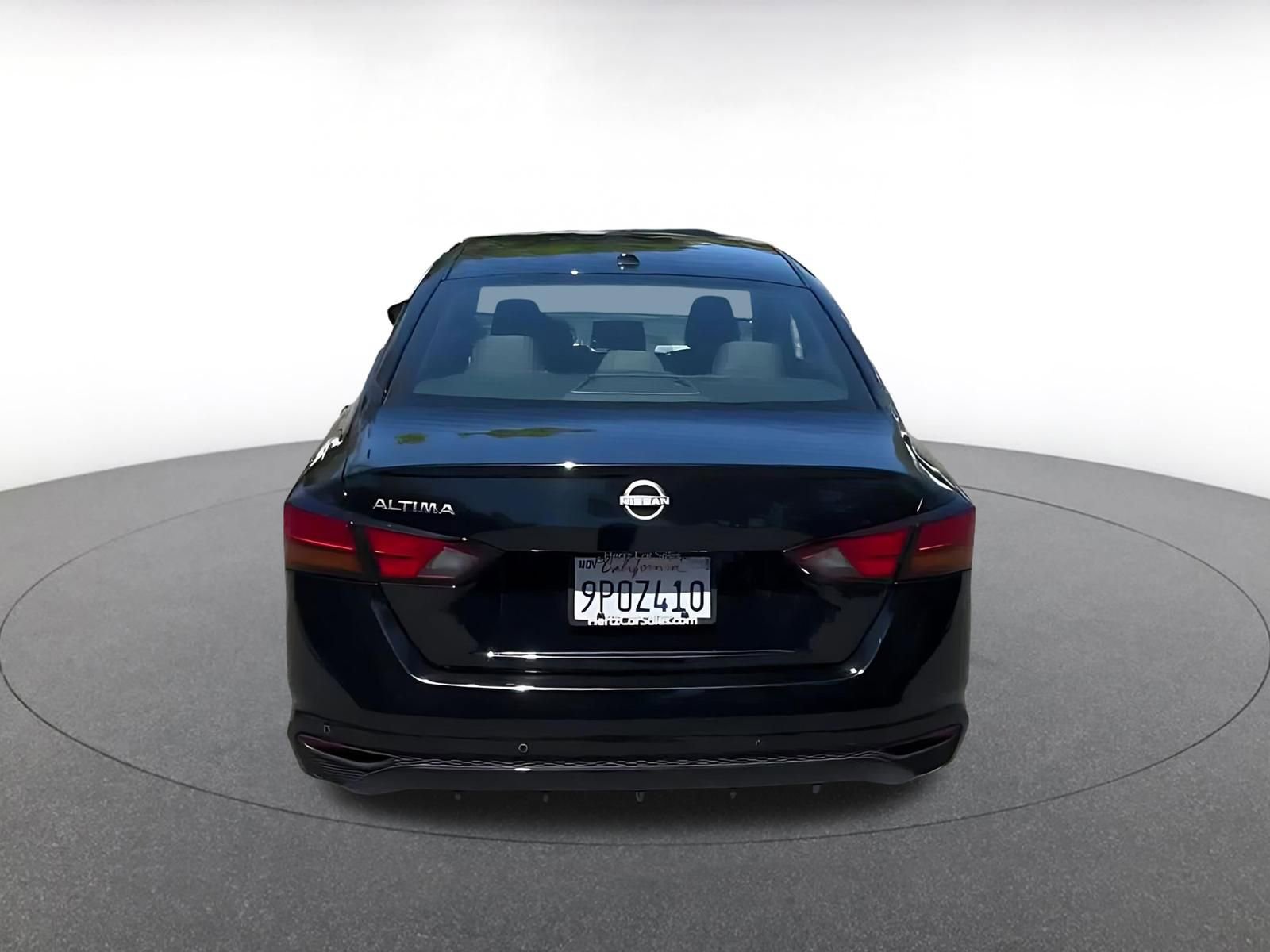 Used 2025 Nissan Altima 2.5 SV FWD image 12