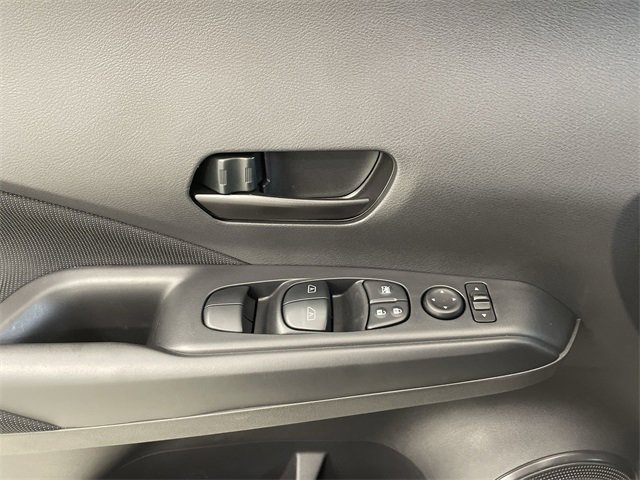 Certified 2025 Nissan Kicks Play S image 21