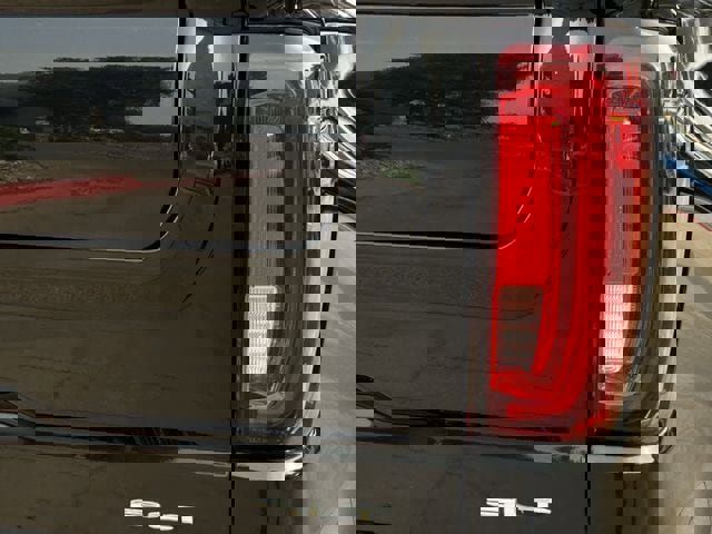 Used 2022 GMC Sierra 1500 SLT AWD/4WD image 7