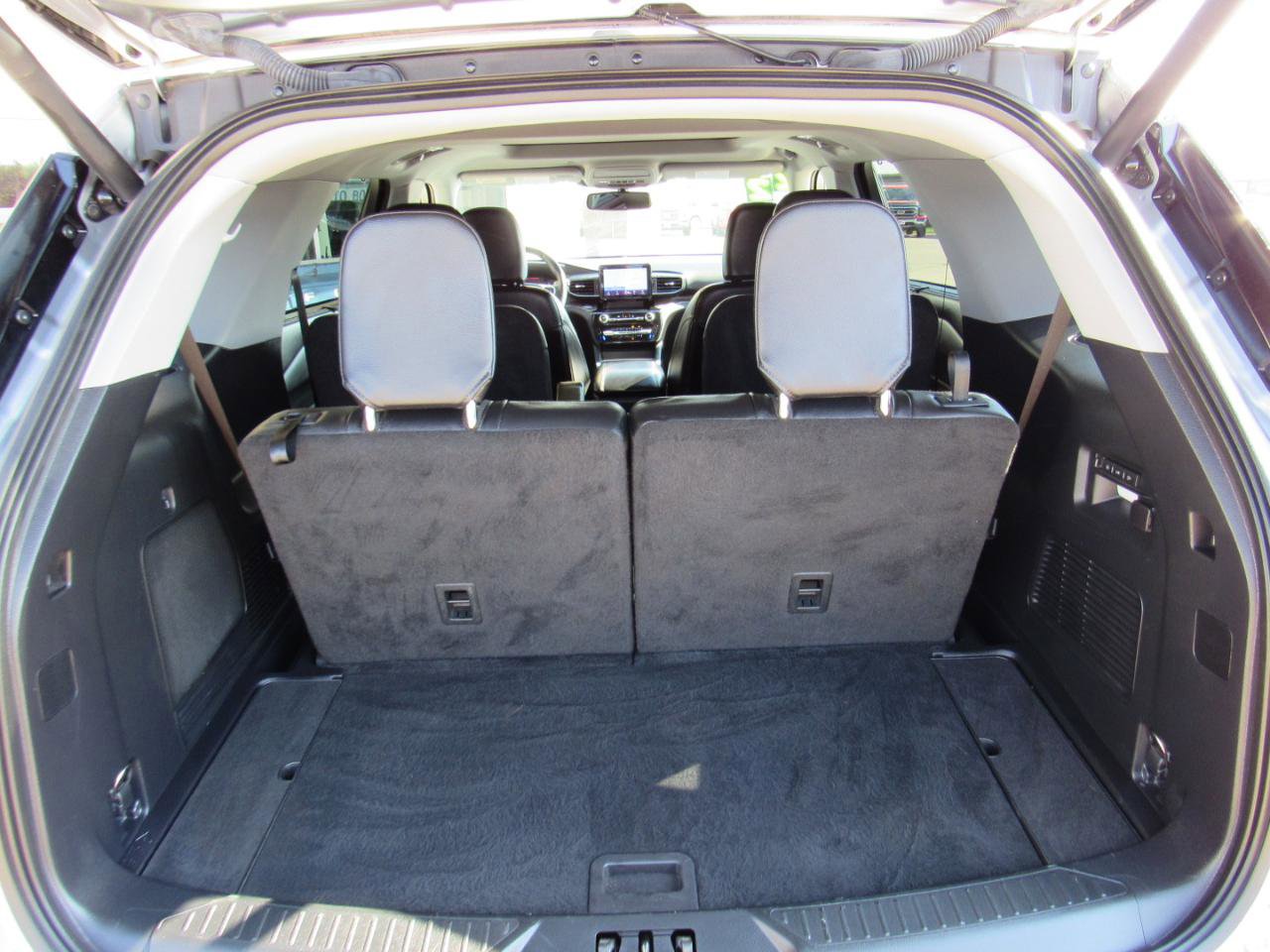 Used 2022 Ford Explorer Limited w/ Equipment Group 301A image 36