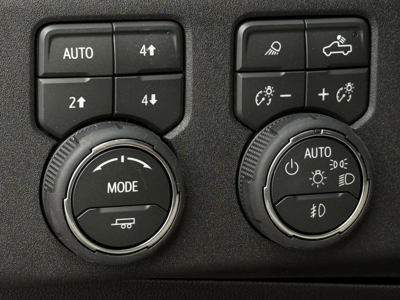 New 2026 Chevrolet Silverado 1500 LTZ w/ LTZ Premium Texas Edition AWD/4WD image 18