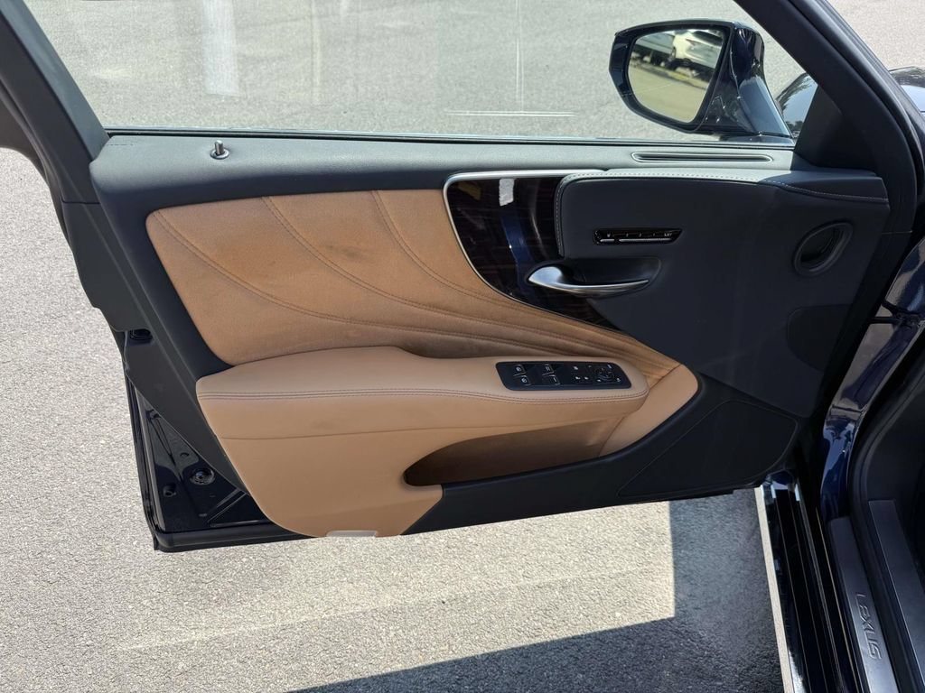 Used 2023 Lexus LS 500 AWD w/ Luxury Package image 12
