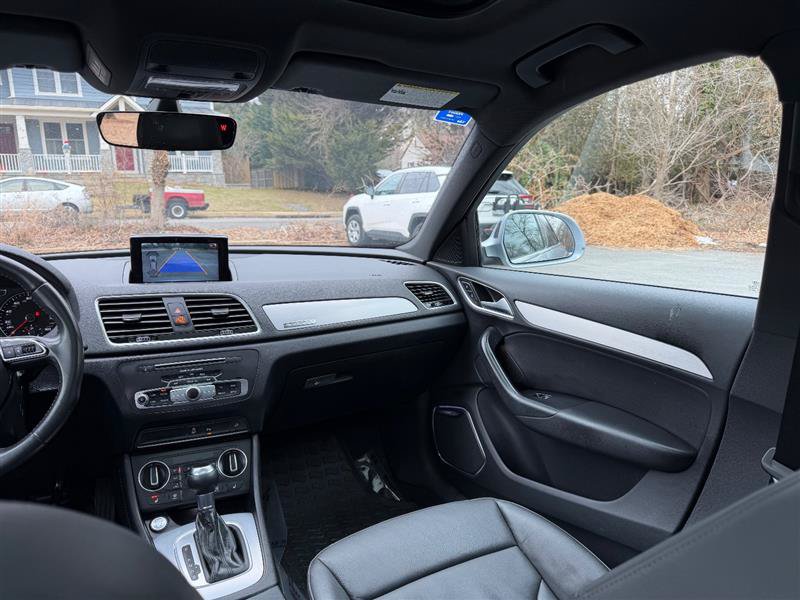 Used 2018 Audi Q3 2.0T Premium Plus w/ Premium Plus Package AWD/4WD image 31
