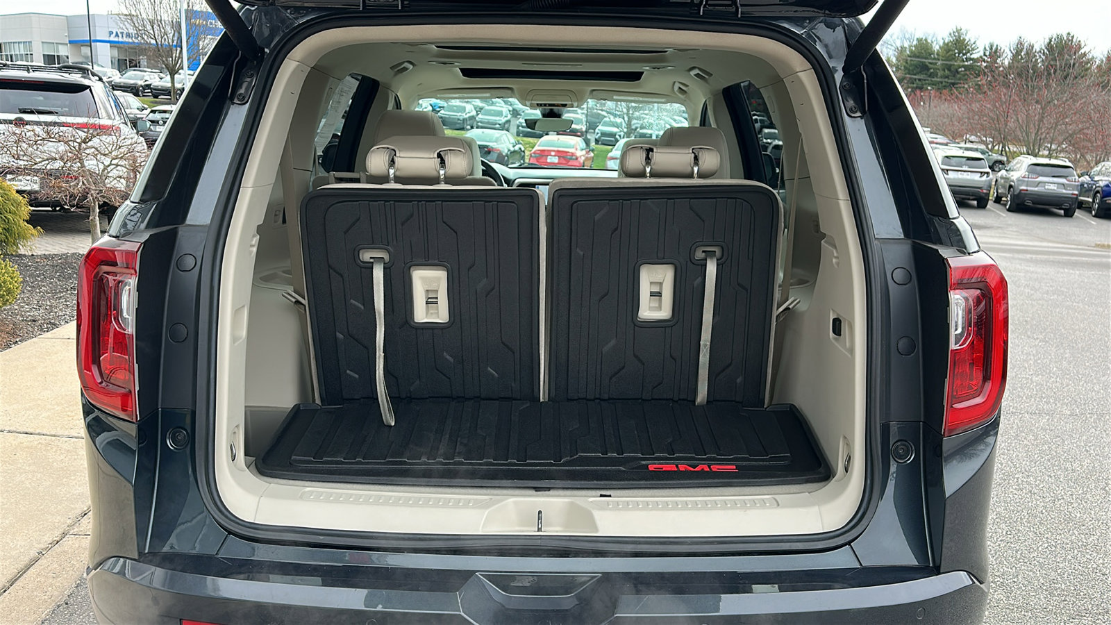 Used 2021 GMC Acadia Denali w/ Denali Ultimate Package image 7