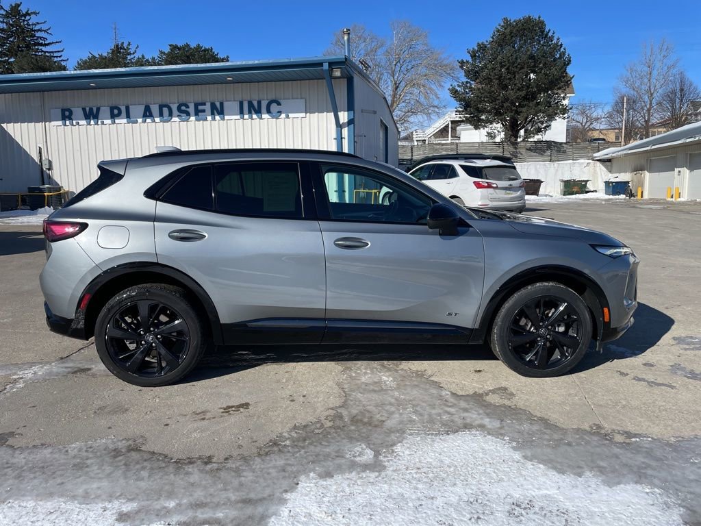 Used 2024 Buick Envision Sport Touring image 17