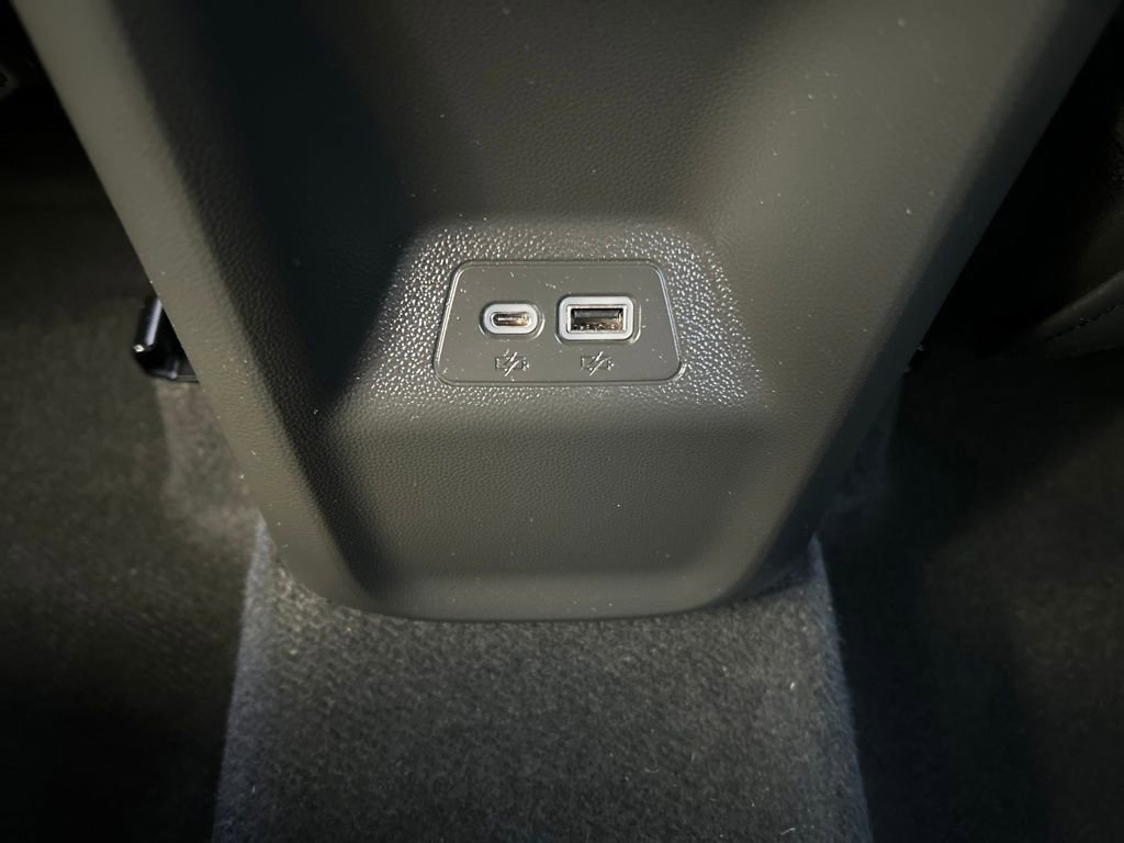 Used 2023 Buick Envision Essence AWD/4WD image 16