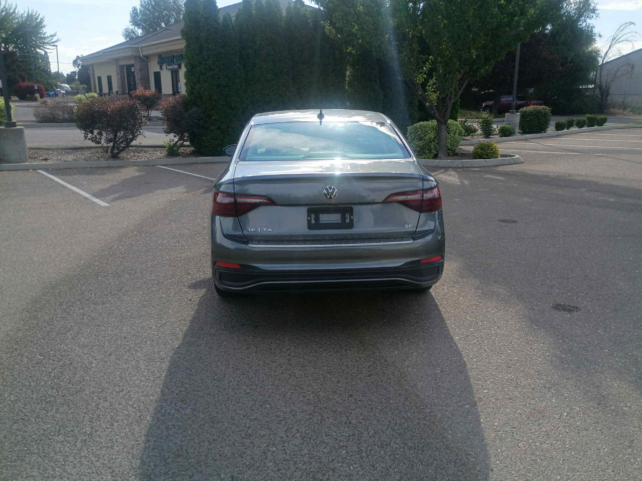 Used 2023 Volkswagen Jetta SE w/ Panoramic Sunroof Package image 4