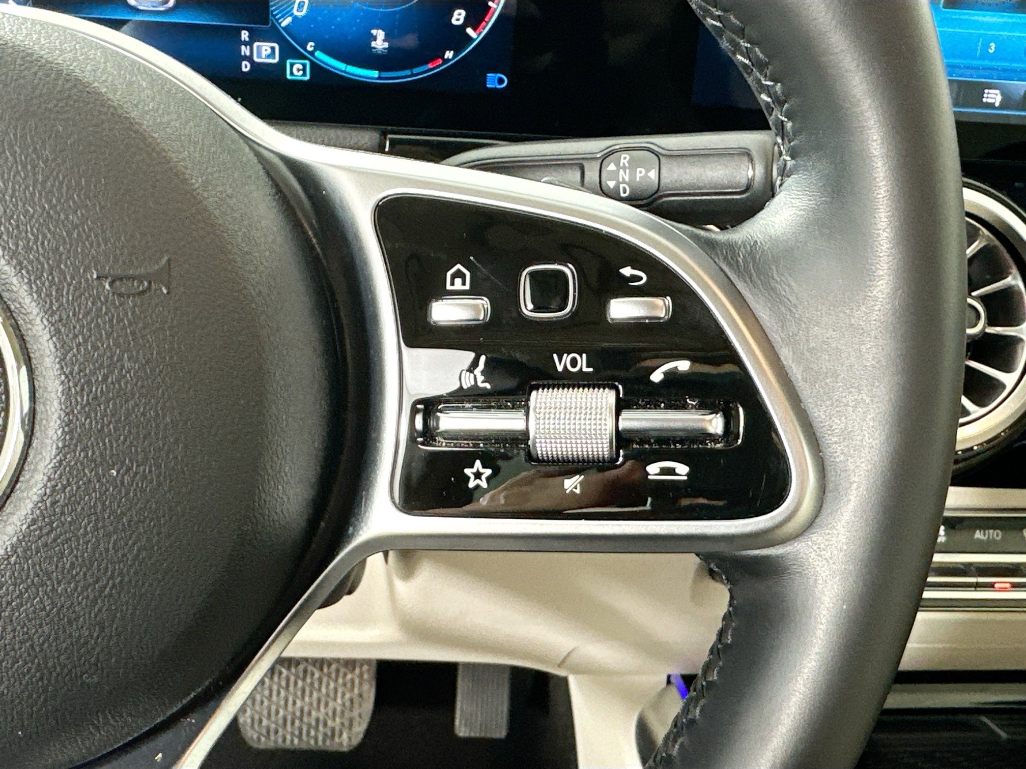 Certified 2022 Mercedes-Benz GLA 250 4MATIC image 13