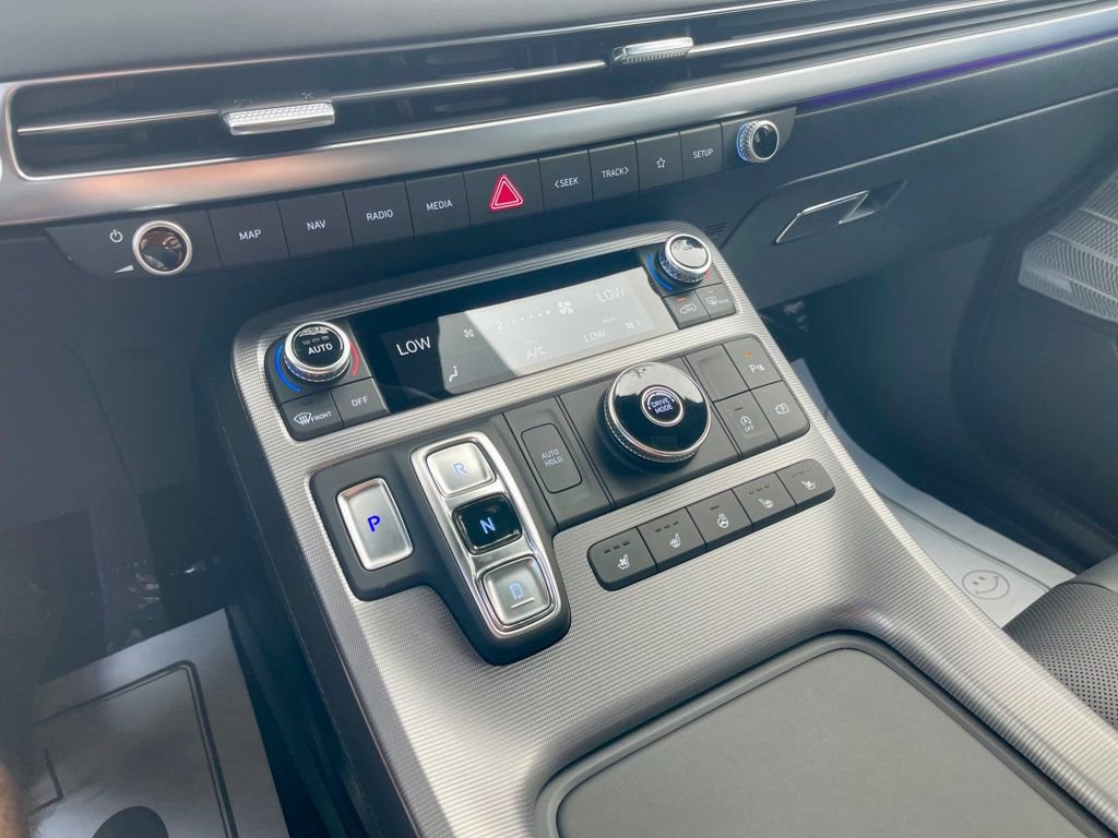 Used 2025 Hyundai Palisade Calligraphy image 16