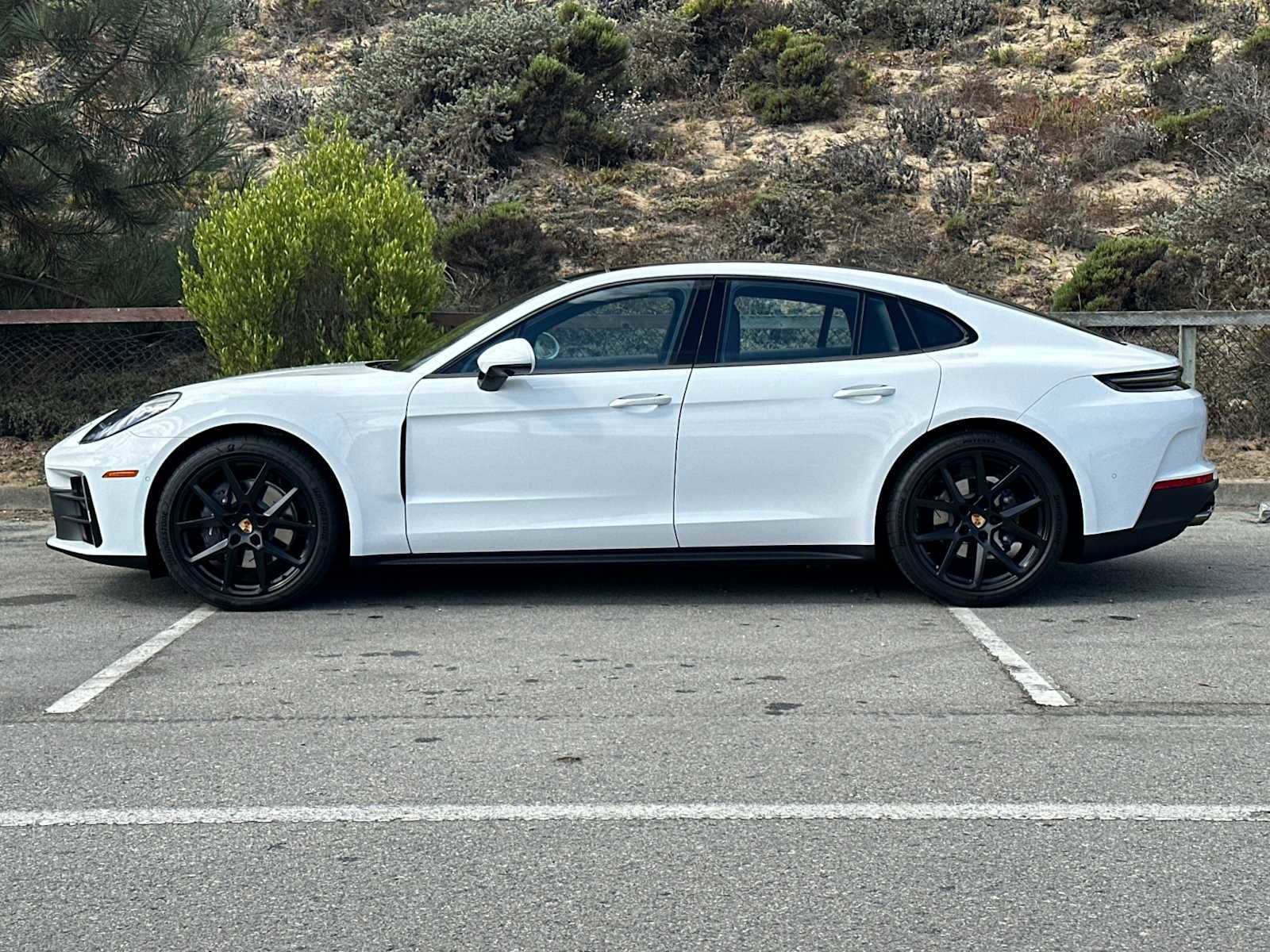 Certified 2025 Porsche Panamera image 2