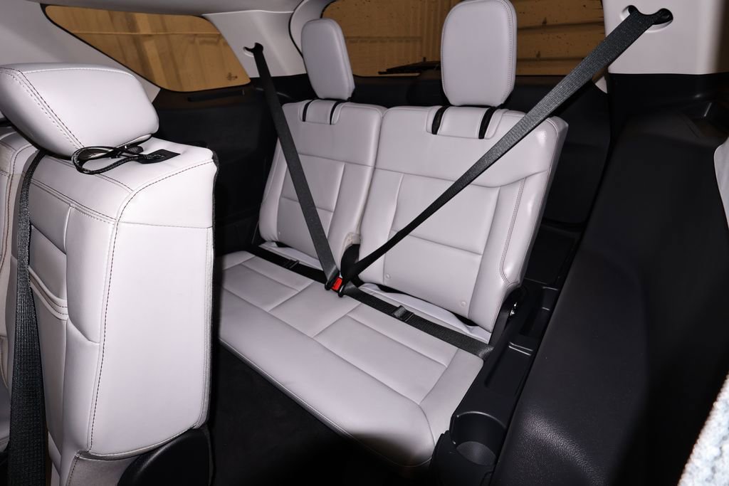 Certified 2025 Ford Explorer Active w/ Active Comfort Package AWD/4WD image 18