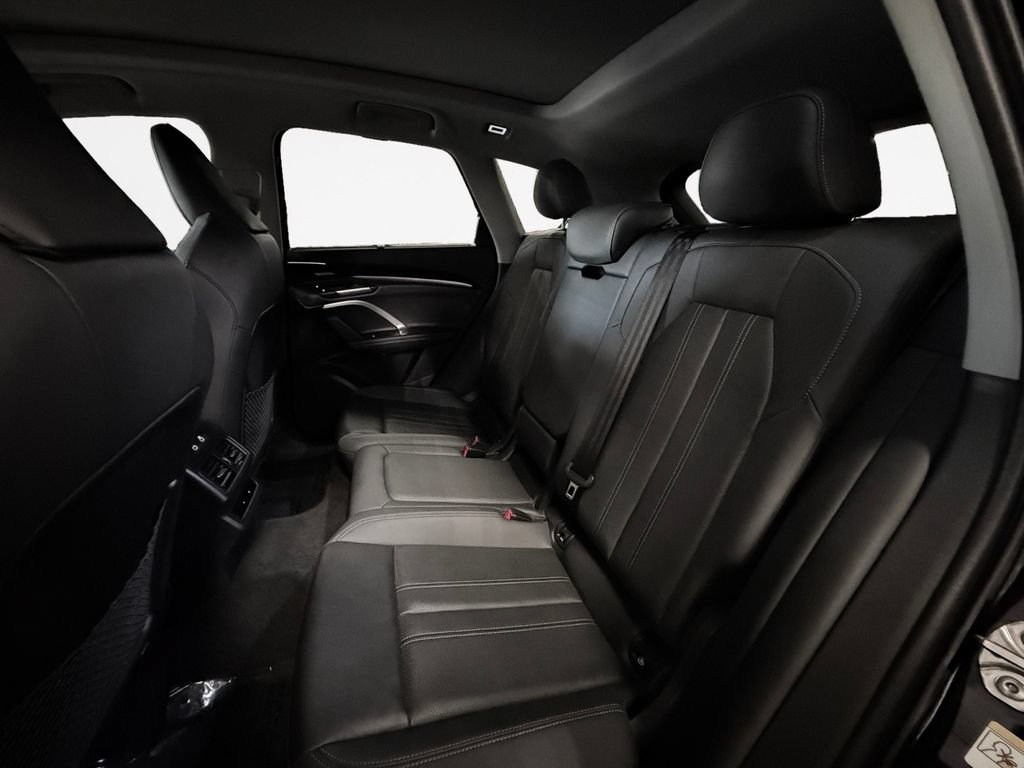 Certified 2025 Audi Q5 Premium w/ Premium Plus AWD/4WD image 12