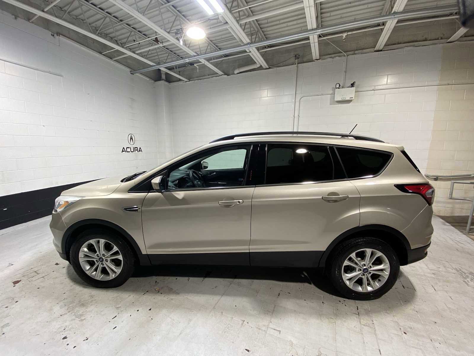 Used 2018 Ford Escape SEL w/ Ford Safe & Smart Package image 3