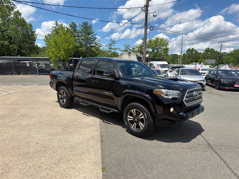 Used 2017 Toyota Tacoma TRD Sport RWD image 7