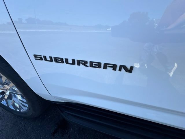 Used 2024 Chevrolet Suburban RST w/ Luxury Package AWD/4WD image 36