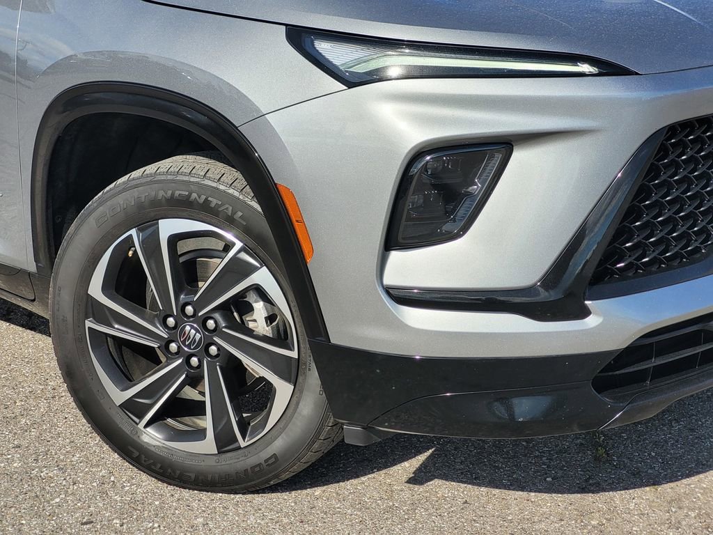 Used 2025 Buick Enclave Sport Touring image 9