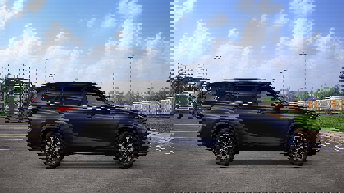 New 2026 Toyota Highlander XLE image 3