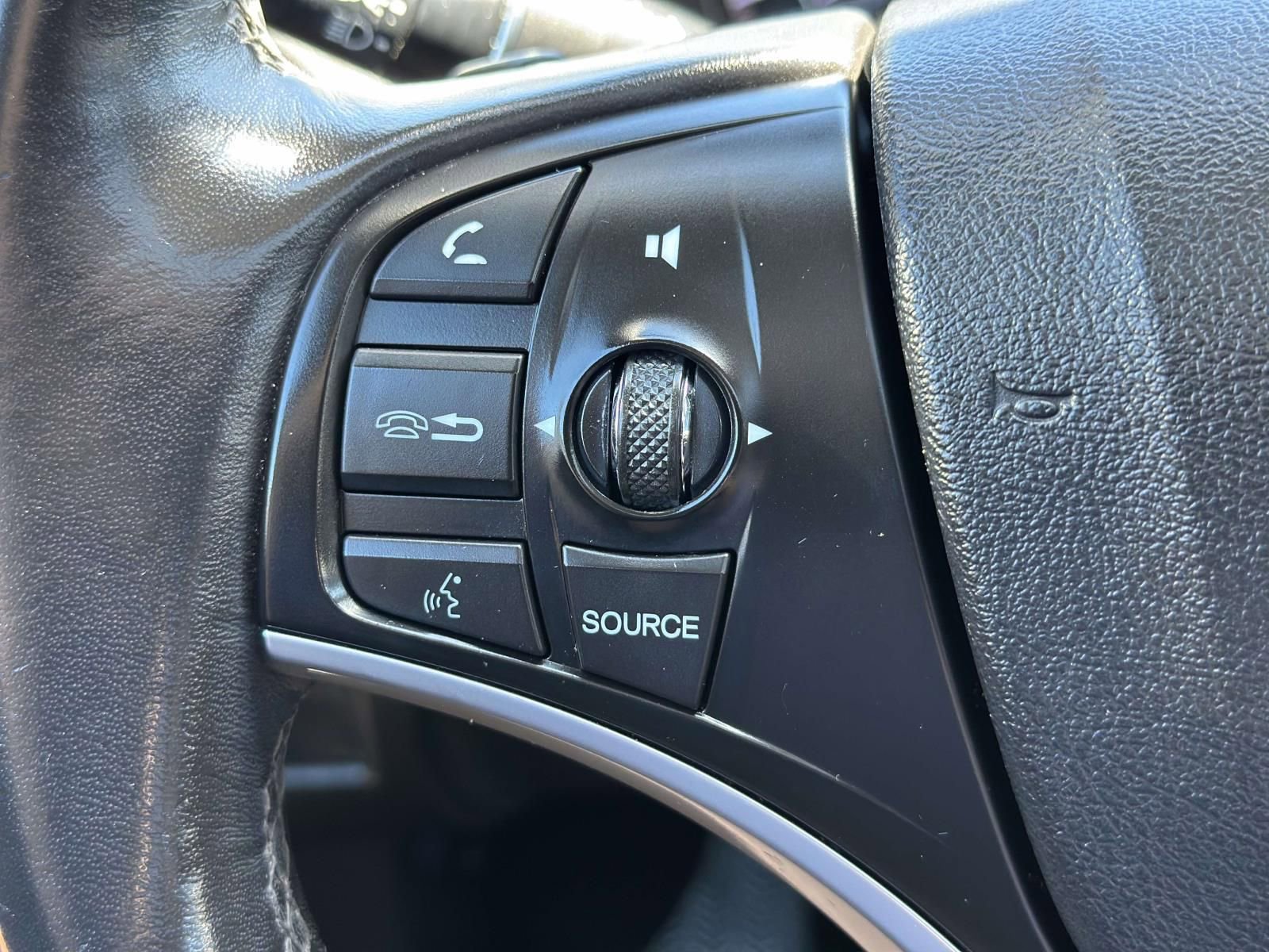 Used 2020 Acura MDX FWD image 14
