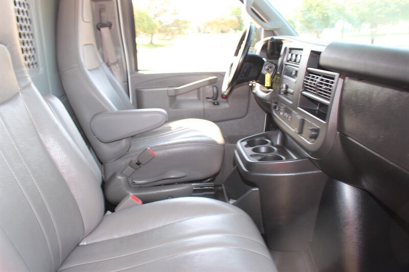 Used 2021 Chevrolet Express 2500 Extended w/ Driver Convenience Package RWD image 17