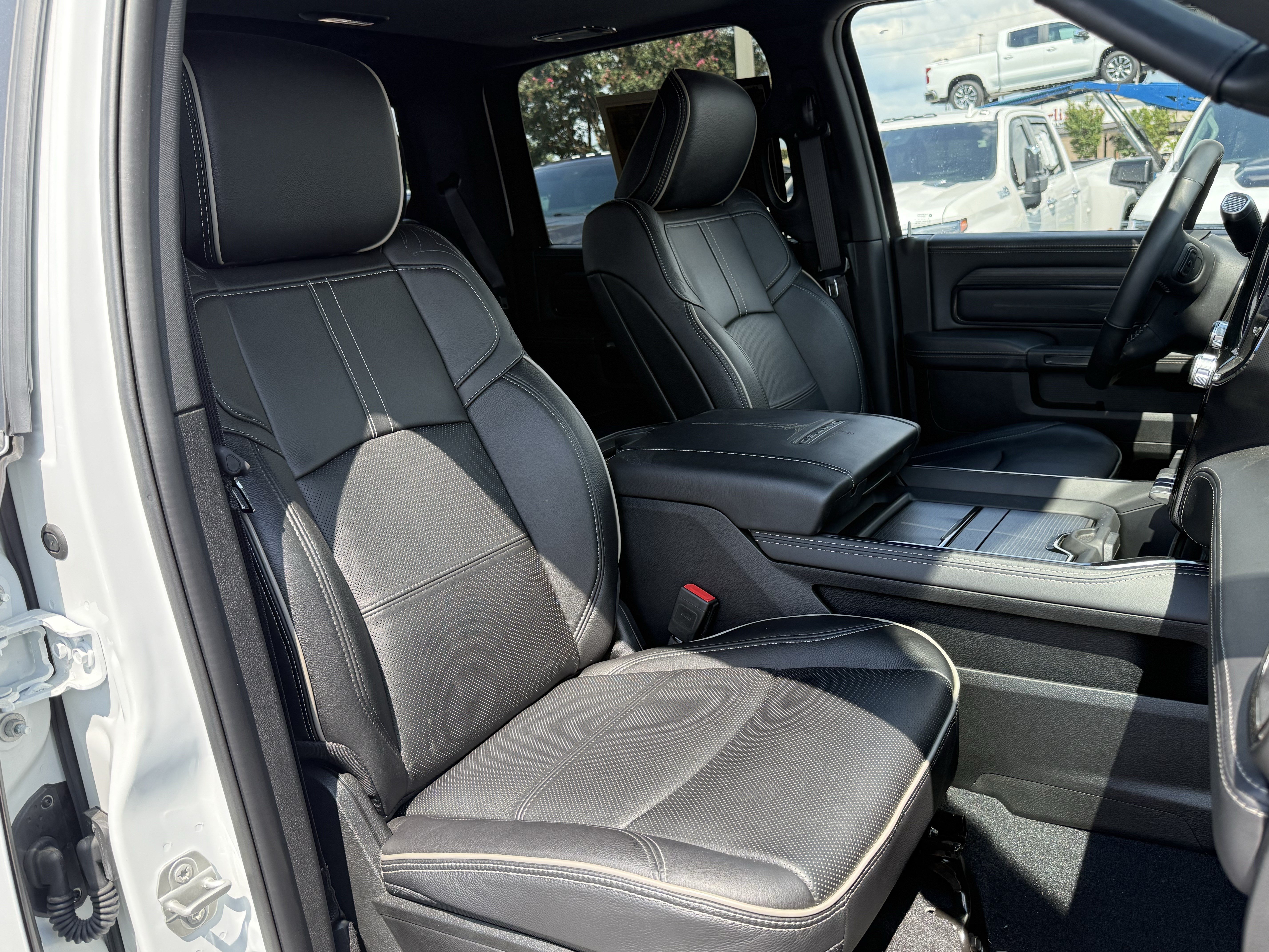 Used 2024 RAM 2500 Limited AWD/4WD image 33
