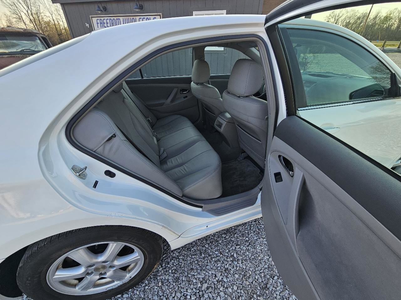 Used 2007 Toyota Camry LE image 24