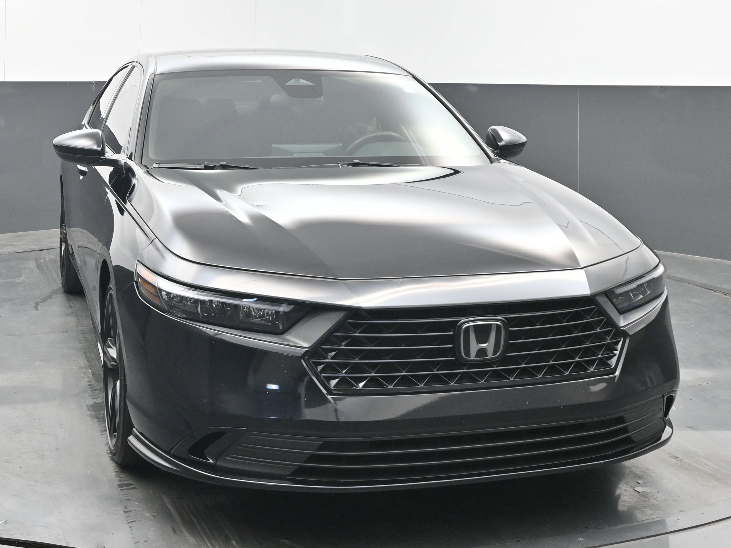 Used 2023 Honda Accord Sport image 2