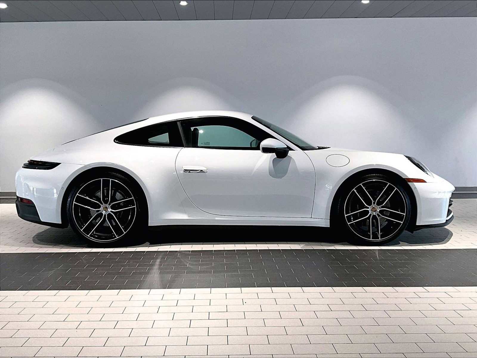 Used 2025 Porsche 911 Carrera image 11