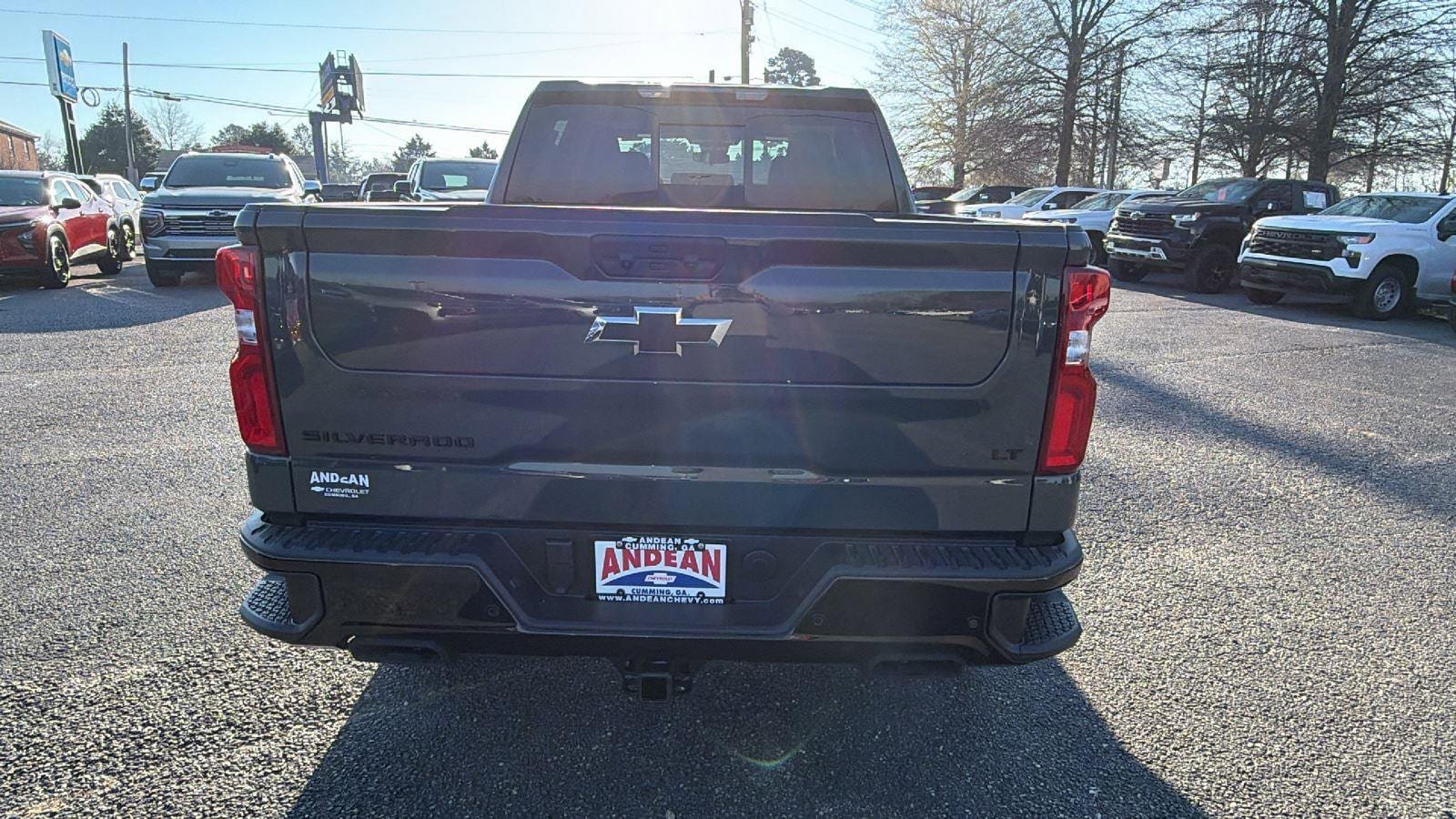 Used 2026 Chevrolet Silverado 1500 LT Trail Boss w/ LT Trail Boss Premium Package AWD/4WD image 6
