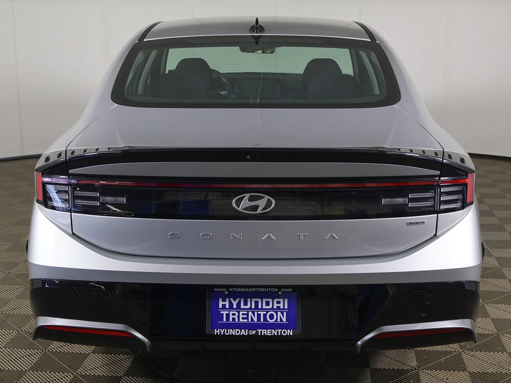 Certified 2025 Hyundai Sonata SEL FWD image 11