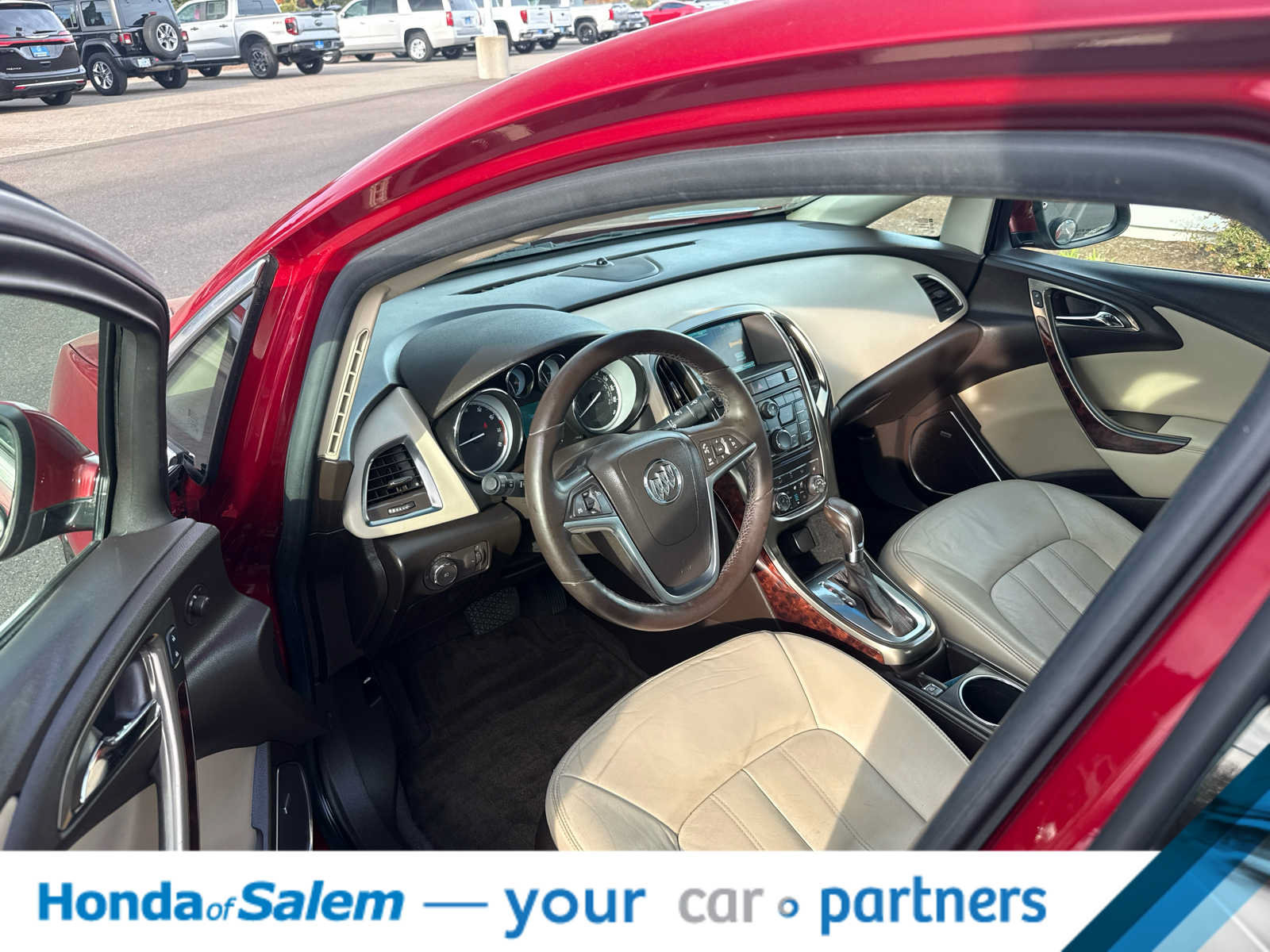 Used 2012 Buick Verano Leather FWD image 2