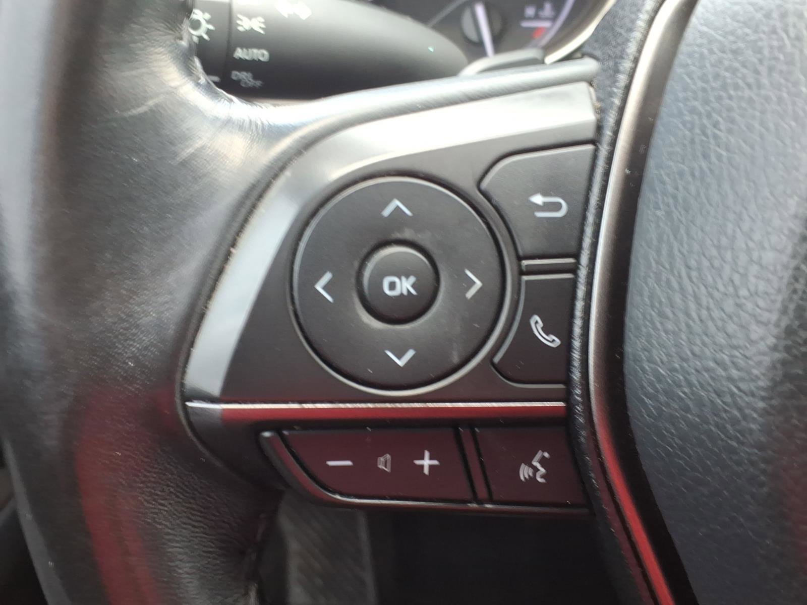 Used 2021 Toyota Camry SE w/ Carpet Mat Package (TMS) FWD image 16