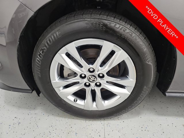 Certified 2023 Toyota Sienna Limited AWD/4WD image 10
