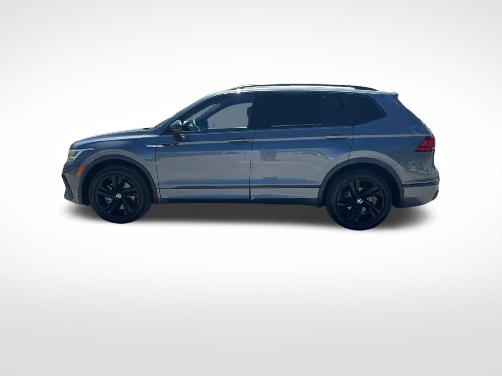 Used 2023 Volkswagen Tiguan SE R-Line FWD image 8