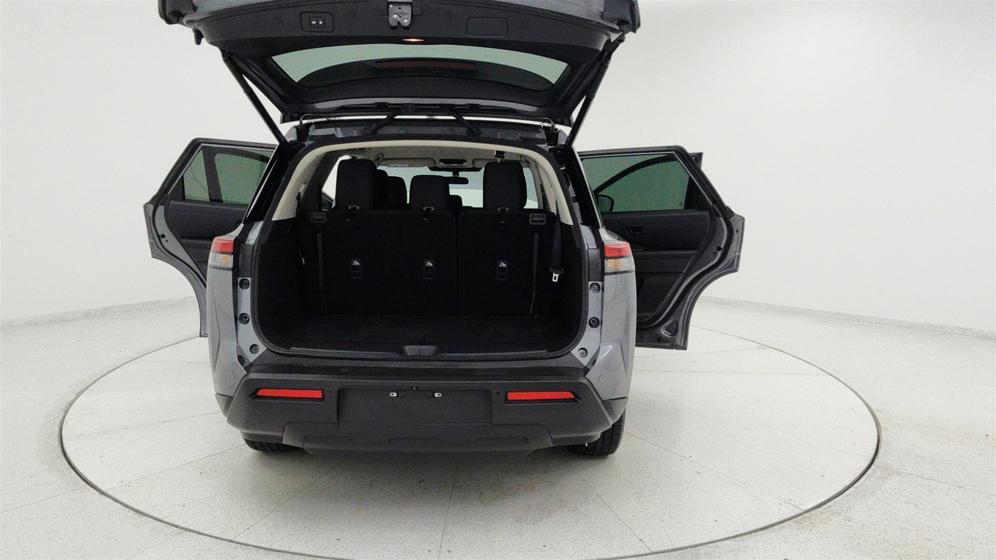 Used 2025 Nissan Pathfinder SV image 10