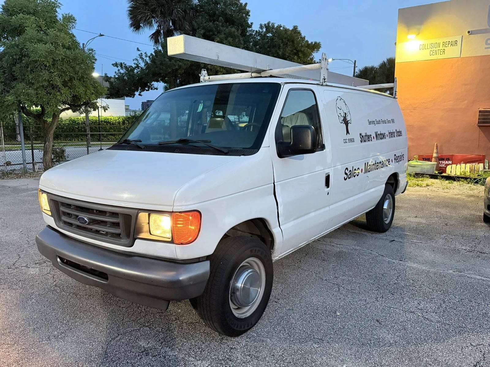 Used 2006 Ford E-250 and Econoline 250 RWD image 1