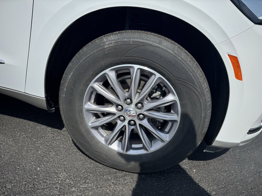 Used 2024 Buick Enclave Premium image 4