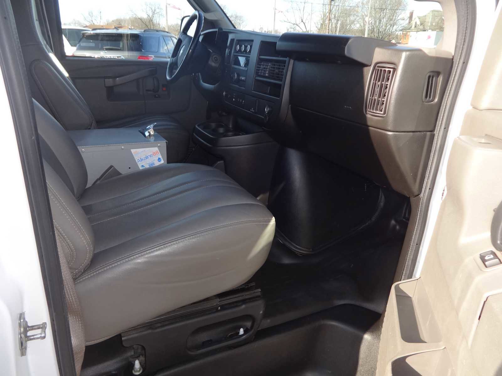 Used 2022 Chevrolet Express 2500 Extended w/ Driver Convenience Package image 10