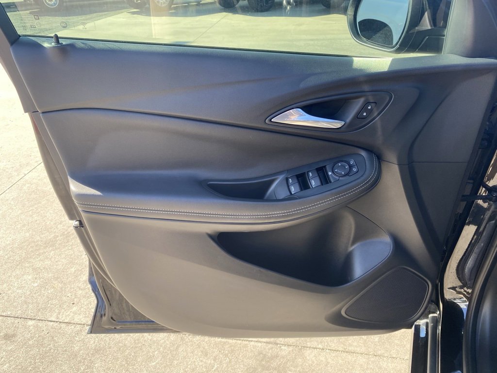 Used 2020 Buick Encore GX Preferred w/ Sport Touring Package image 12