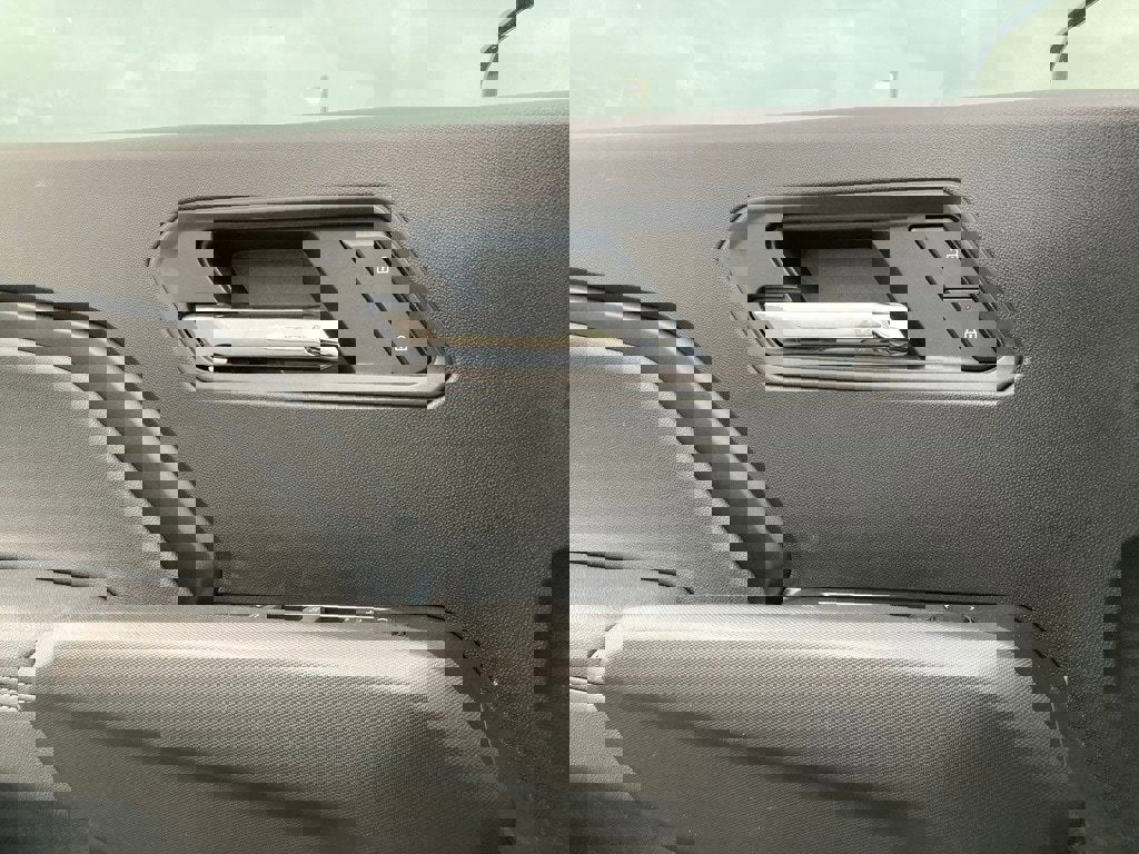 Used 2024 Chevrolet Colorado LT w/ LT Convenience Package image 12