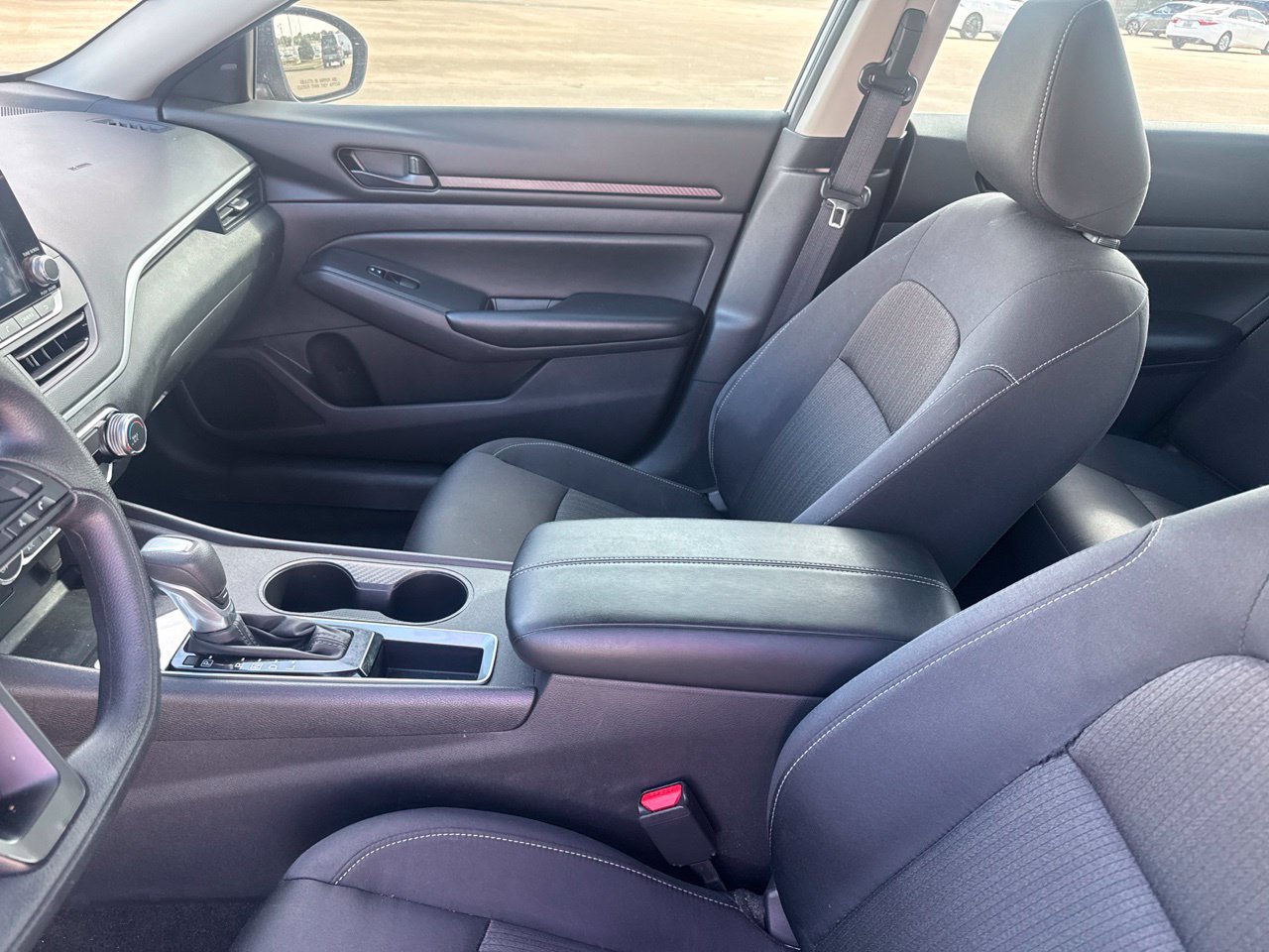 Used 2025 Nissan Altima 2.5 S FWD image 43