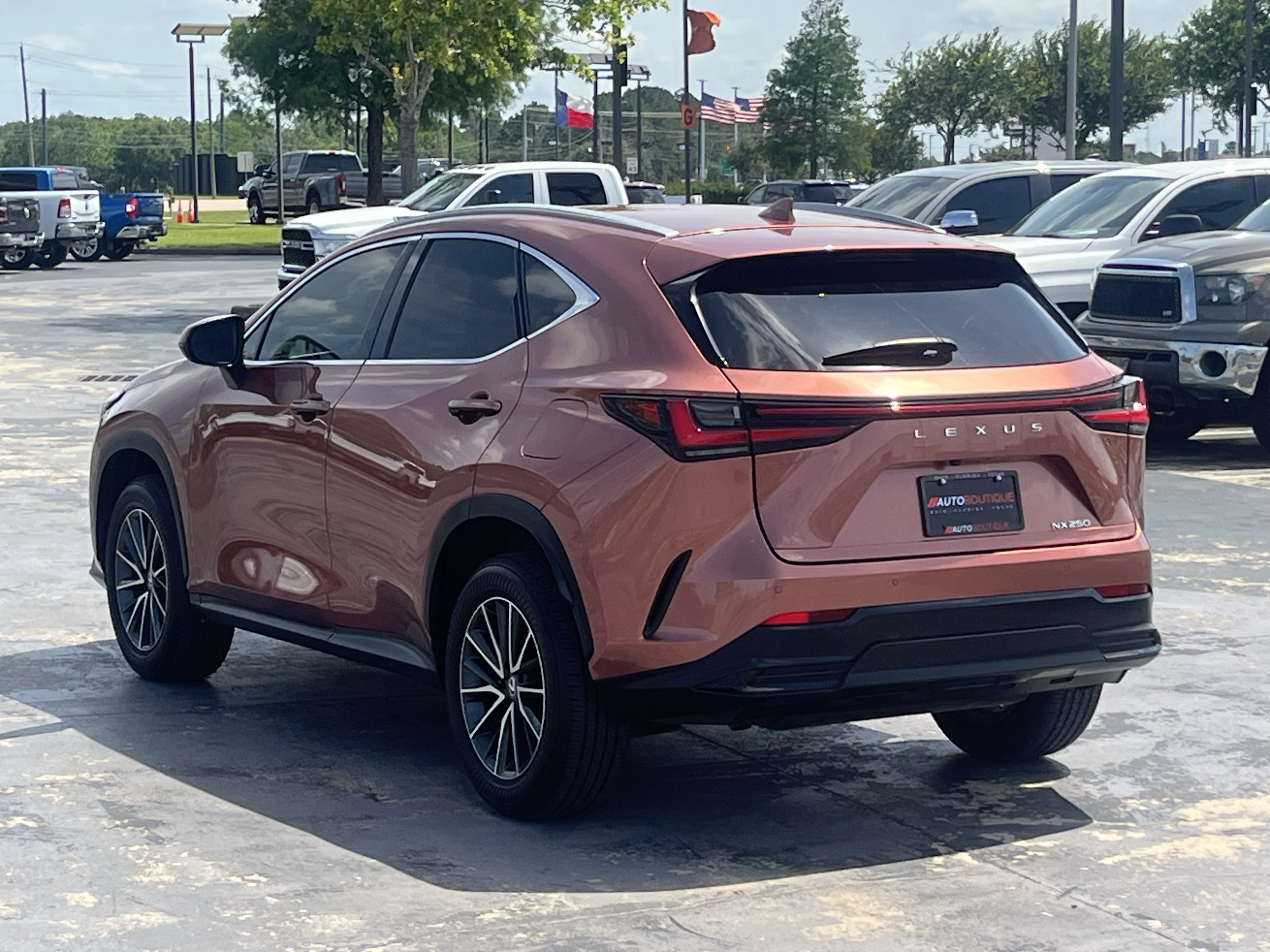 Used 2025 Lexus NX 250 FWD w/ Cold Area Package image 9