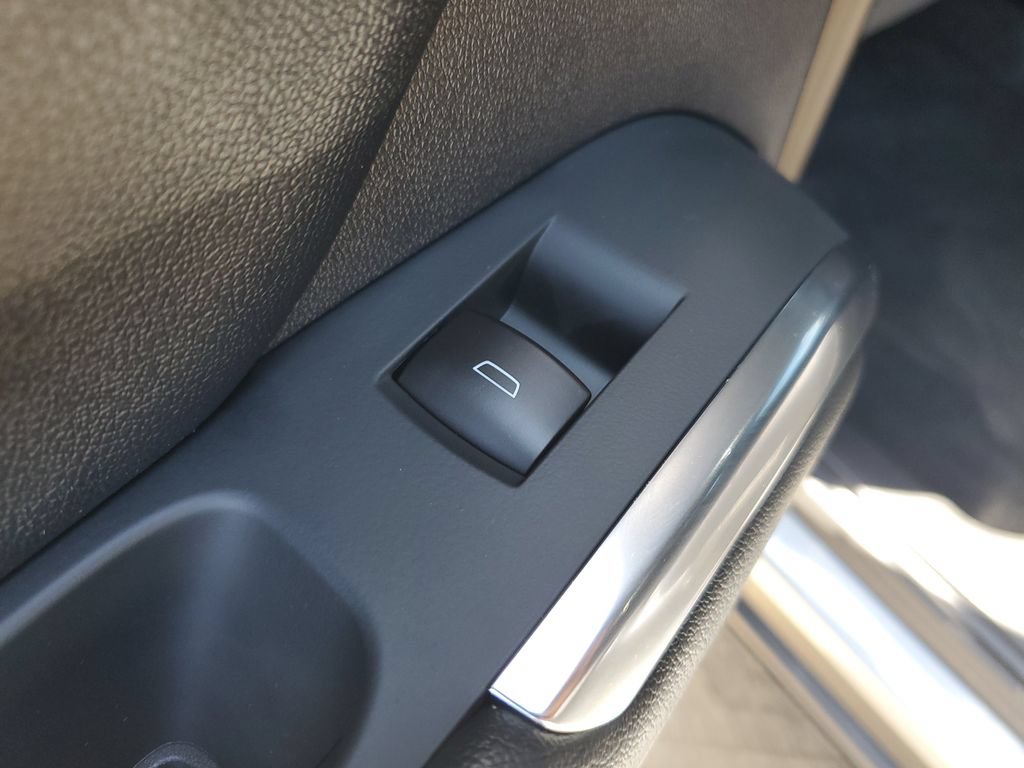 Used 2026 Chevrolet Traverse LT w/ Driver Confidence Package FWD image 18